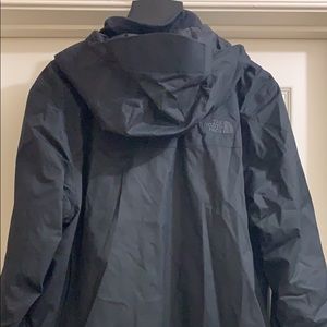 Men’s Lg. Northface Dryvent Coat
